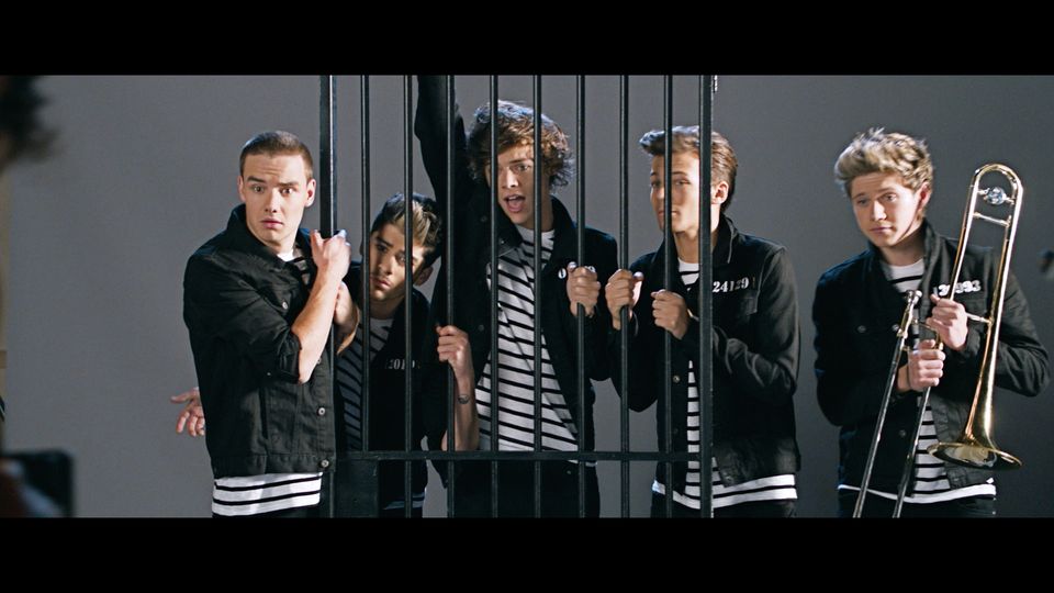 One Direction - Kiss You
