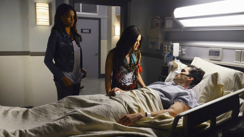 Pretty Little Liars season 5 episode 1