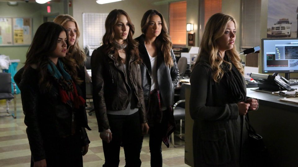 Pretty Little Liars season 5 episode 2