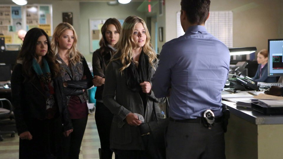 Pretty Little Liars season 5 episode 2