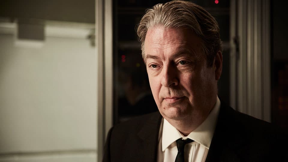 Endeavour series 6 episode 2 - Roger Allam as DI Thursday