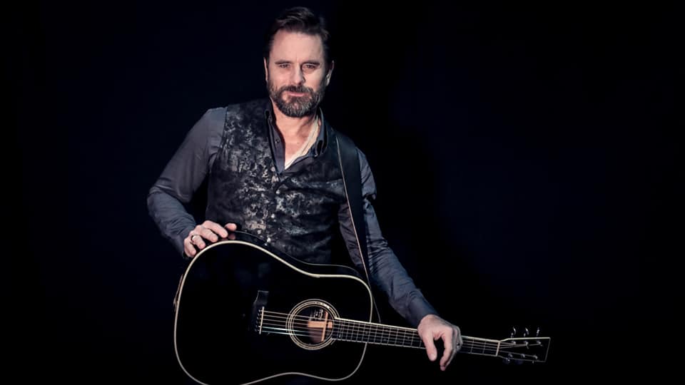 Charles Esten