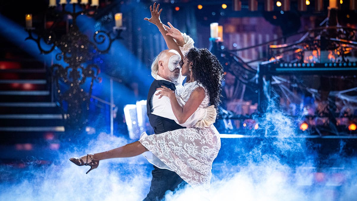 Bill Bailey and Oti Mabuse