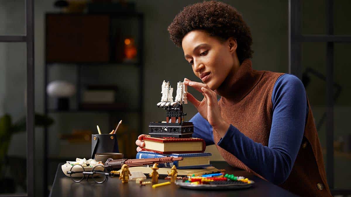 Harry Potter Hogwarts Icons Collectors' Edition