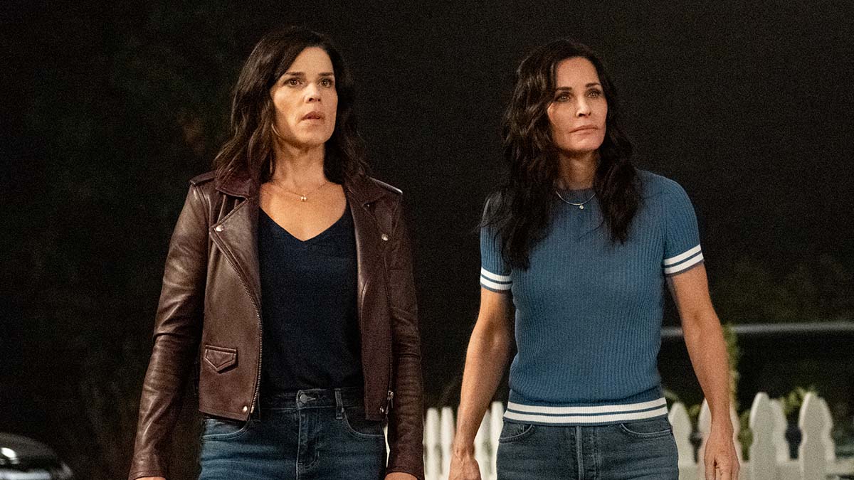 Scream - Neve Campbell and Courteney Cox