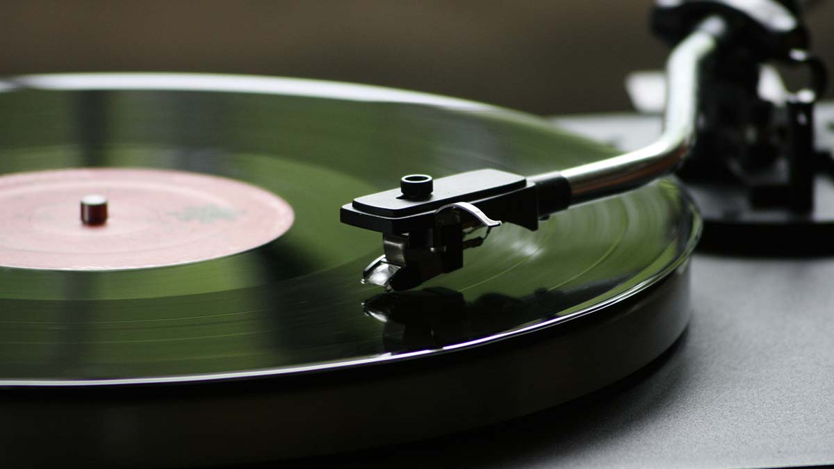 Vinyl playing