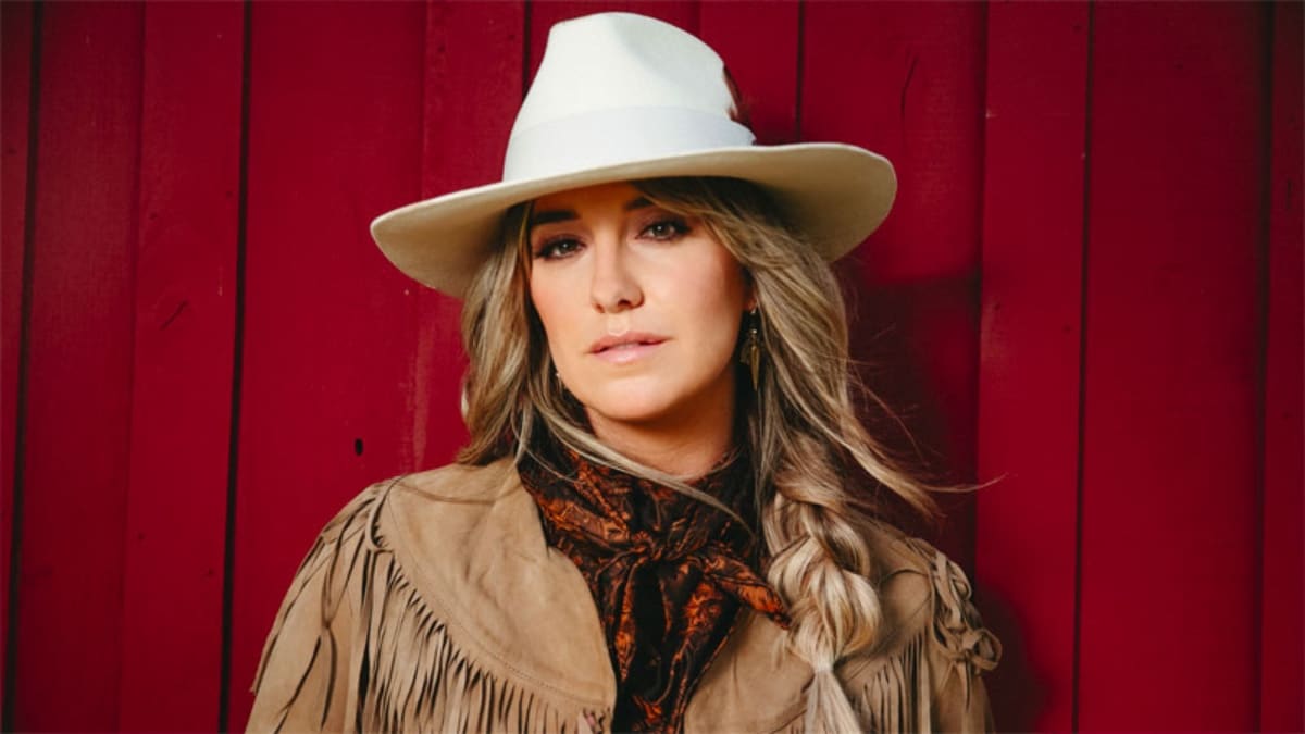 Lainey Wilson feature