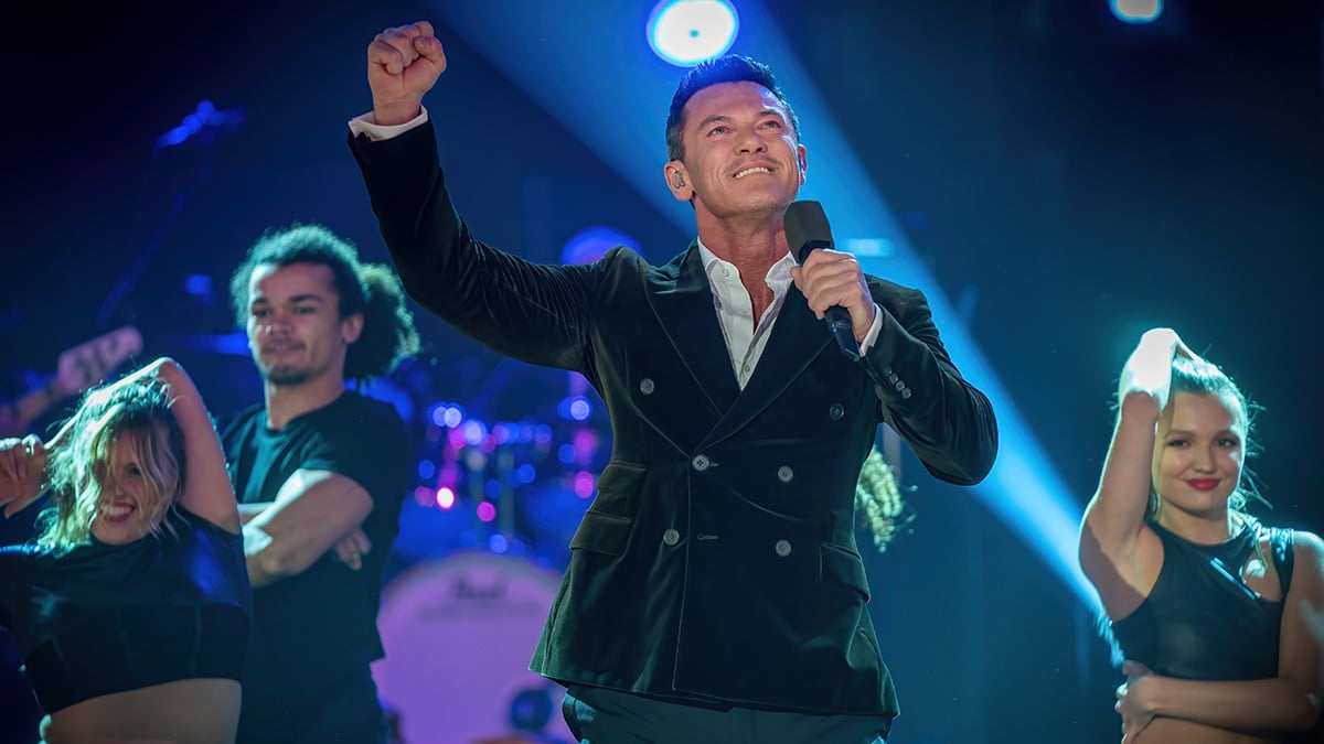 Luke Evans Showtime!