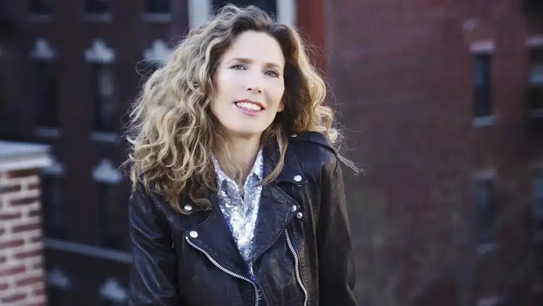 Sophie B. Hawkins
