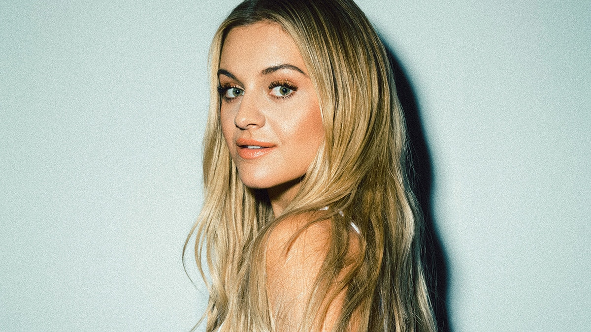 Kelsea Ballerini apologises for past troubles on new 'Sorry Mom(01)