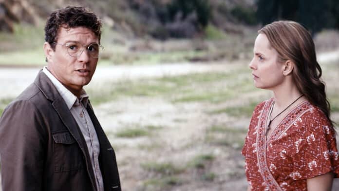 Prey! - Ryan Phillippe and Mena Suvari