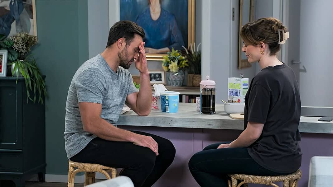 Aaron and Nicolette in 'Neighbours'