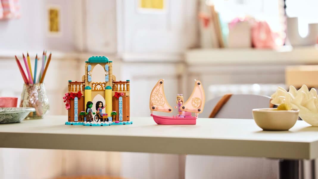 LEGO Wicked Glinda, Elphaba & Nessarose at Shiz University