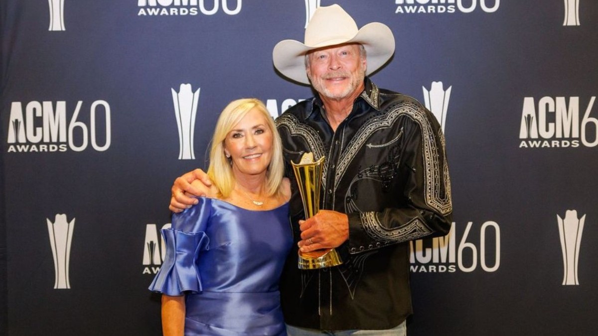 The winner of the inaugural ACM 'Alan Jackson Lifetime' award is...... Alan  Jackson! - Entertainment Focus
