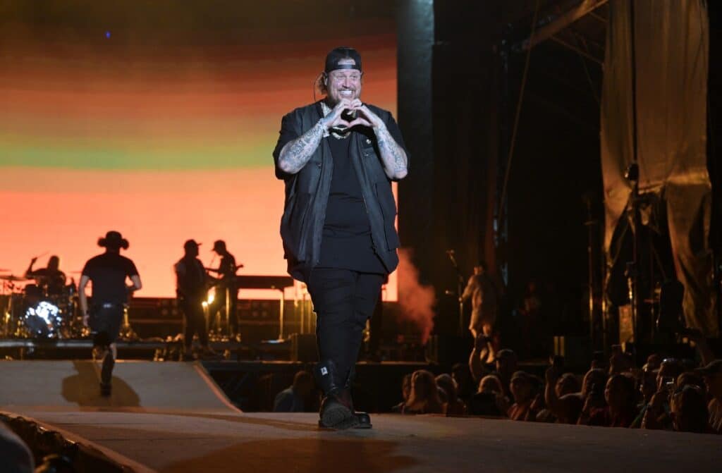 Jelly Roll Country Thunder