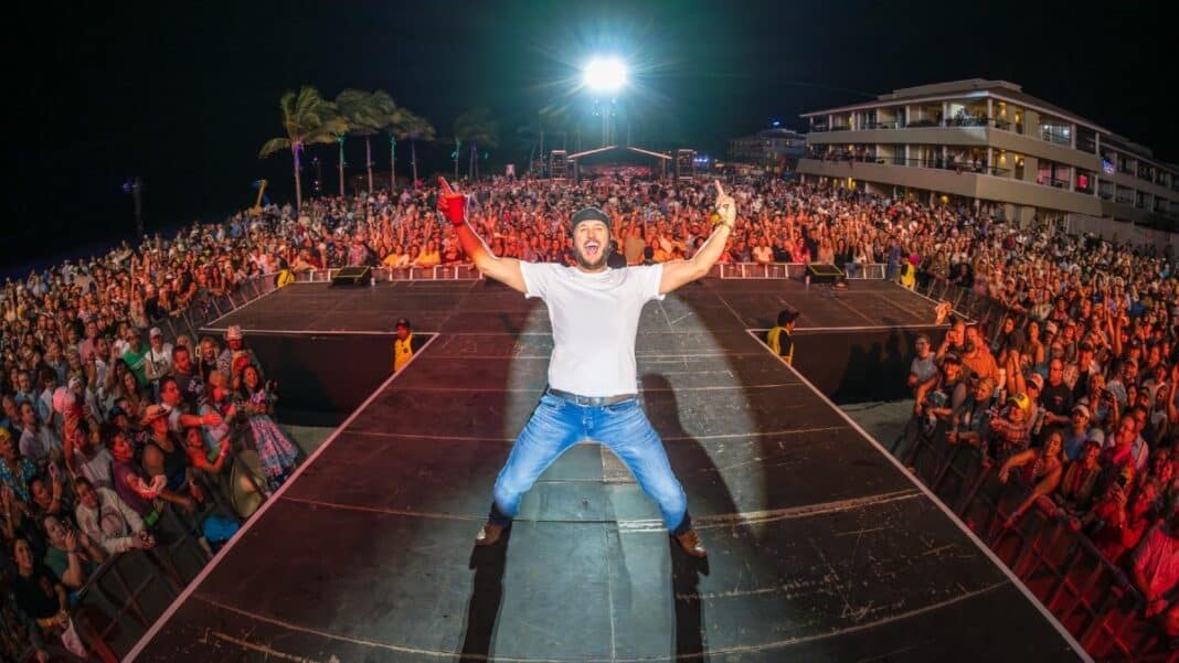 Luke Bryan Crash My Playa