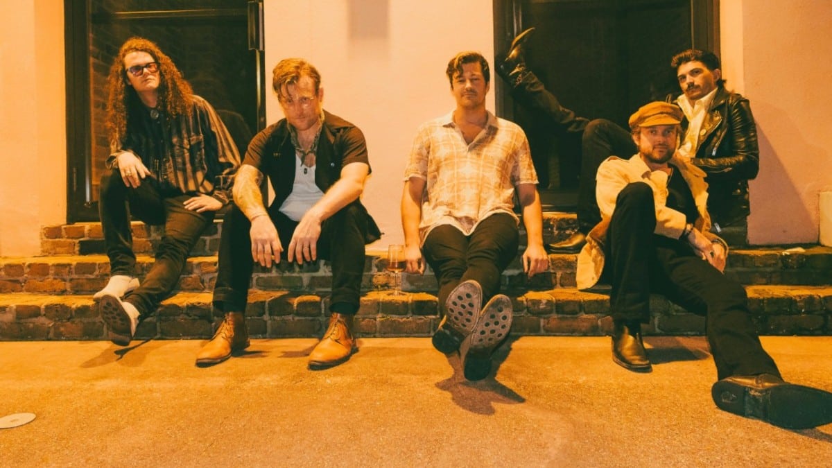 Review: John Hollier delivers a heartland masterclass on new album ‘Rainmaker’