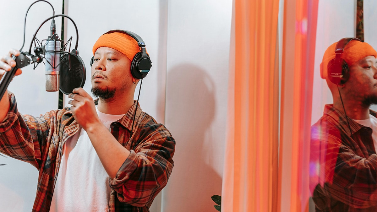 How Independent Artists Can Sound Professional Without Being Experts