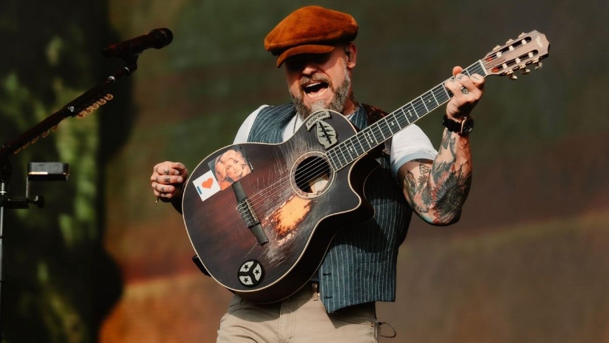 Experience the Magic of Zac Brown Band at Hyde Park: A Sun-soaked Celebration of Music